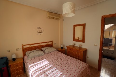 Casa adosada en venta en Alicante, España 3 dormitorios, 90 m2 No. 140156 - foto 24