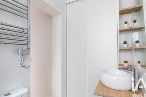 Huoneisto vuokrattavana Madrid, Espanja , 74 m2 No. 188506 - kuva 13