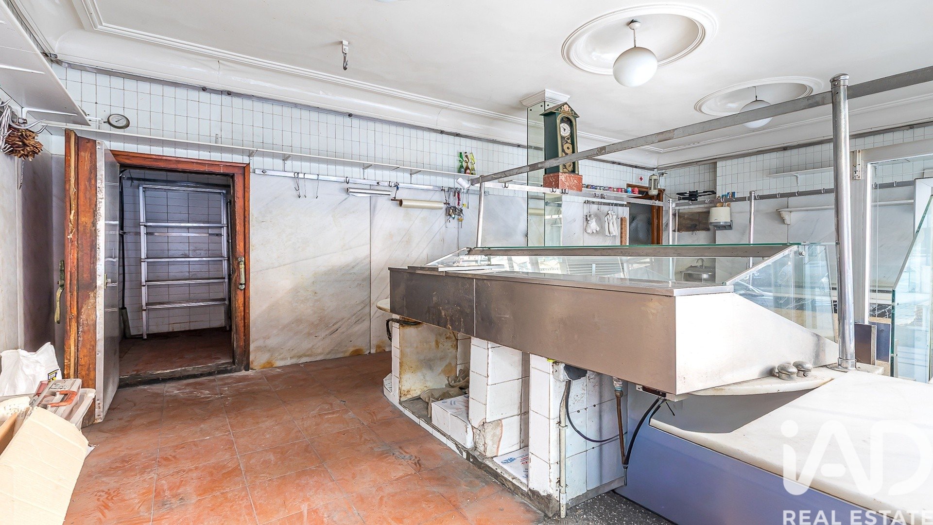 Commercial property in Madrid, Spain 1 bedroom, 128 sq.m. No. 188508