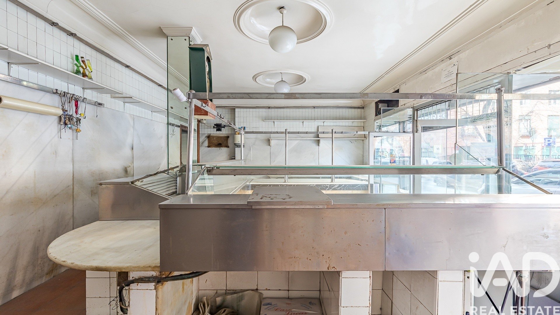 Commercial property in Madrid, Spain 1 bedroom, 128 sq.m. No. 188508
