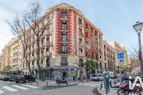 Komerciāls īpašums īrēšanai Madrid, Spānijā 1 istaba, 128 m2 Nr. 188508 - attēls 25