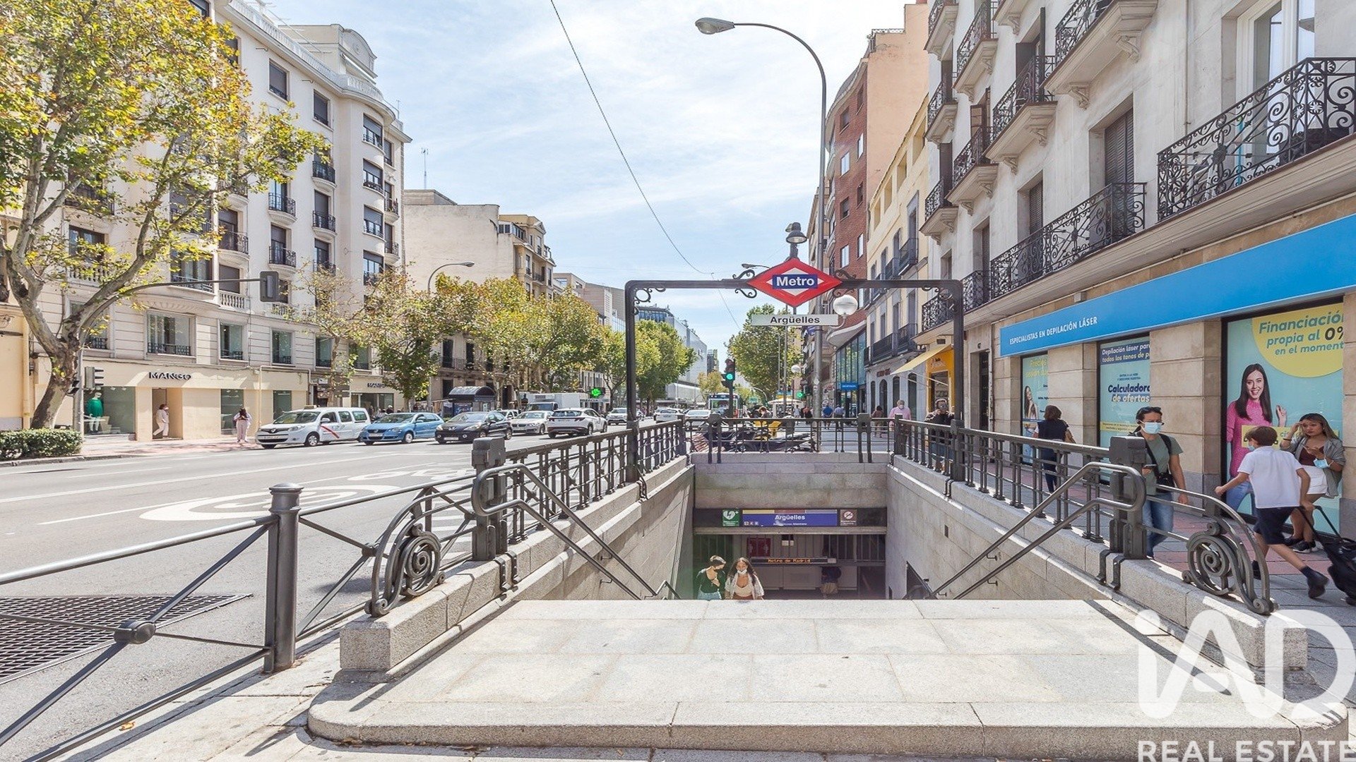 Commercial property in Madrid, Spain 1 bedroom, 128 sq.m. No. 188508