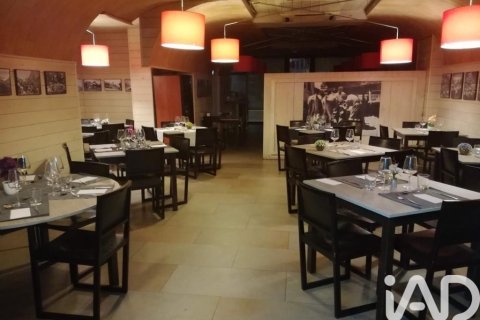 Commercial property for sale in Leon, Spain 2 bedrooms, 231 sq.m. No. 184740 - photo 3