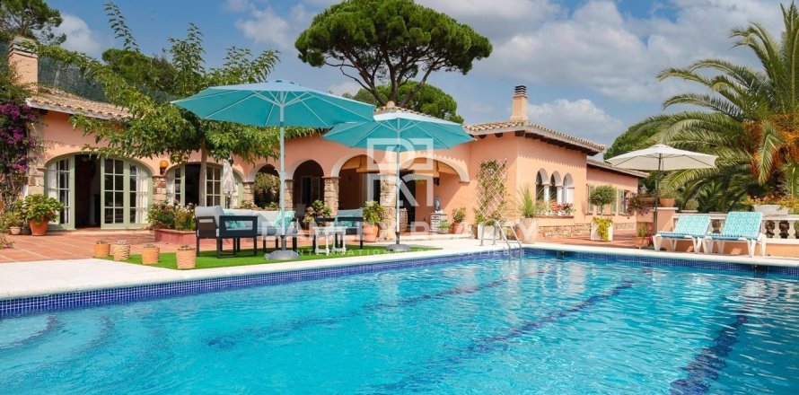 Villa à Platja D'aro, Girona, Espagne 5 chambres, 357 m2 No. 177071