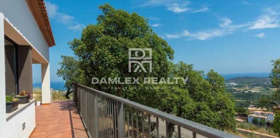 Villa in Platja D'aro, Girona, Spain 3 bedrooms, 158 sq.m. No. 177075