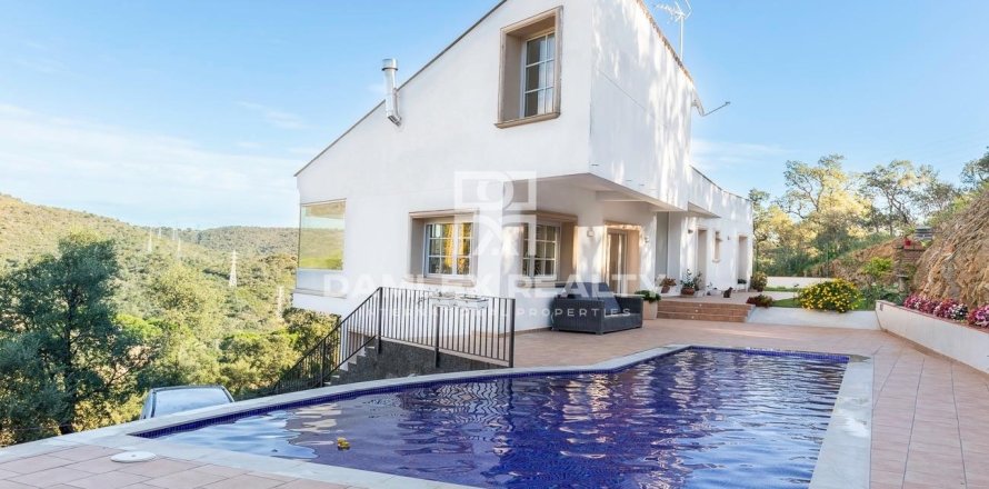Villa à Platja D'aro, Girona, Espagne 4 chambres, 220 m2 No. 177072