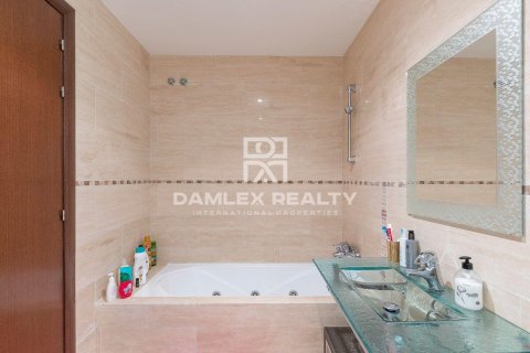 Villa for sale in Platja D'aro, Girona, Spain 3 bedrooms, 283 sq.m. No. 177073 - photo 21
