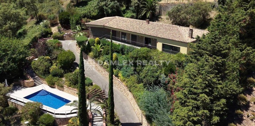 Villa in Platja D'aro, Girona, Spain 3 bedrooms, 283 sq.m. No. 177073