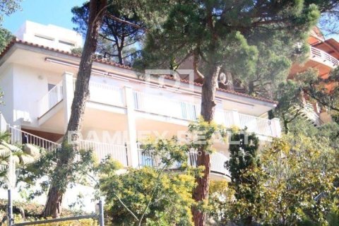 House for sale in Lloret de Mar, Girona, Spain 4 bedrooms, 174 sq.m. No. 177074 - photo 3