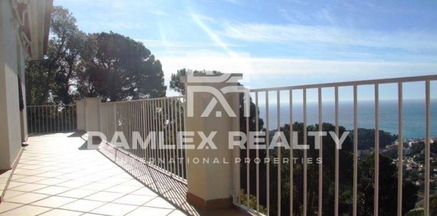 House in Lloret de Mar, Girona, Spain 4 bedrooms, 174 sq.m. No. 177074
