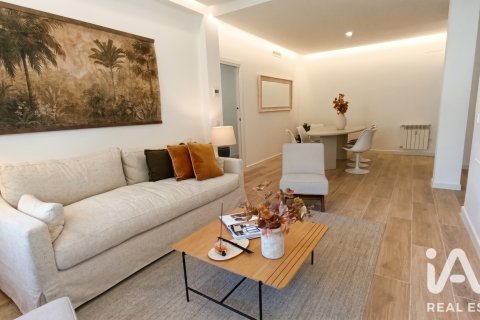 Apartment à Madrid, Espagne 3 chambres, 169 m2 No. 187607