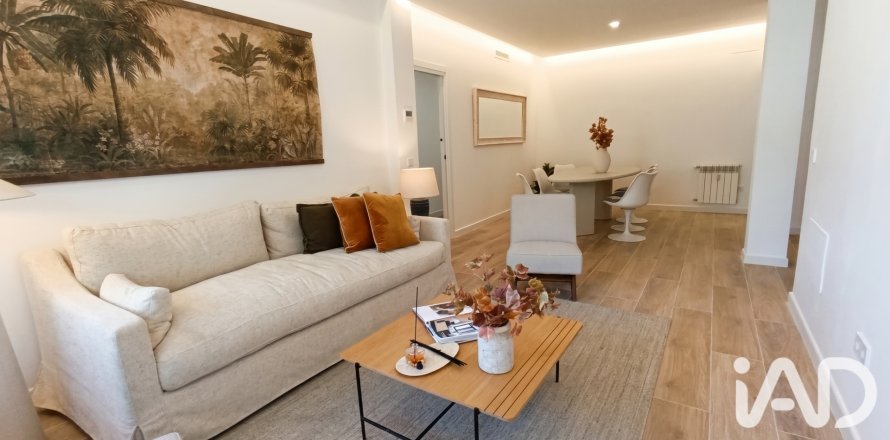 Apartment à Madrid, Espagne 3 chambres, 169 m2 No. 187607