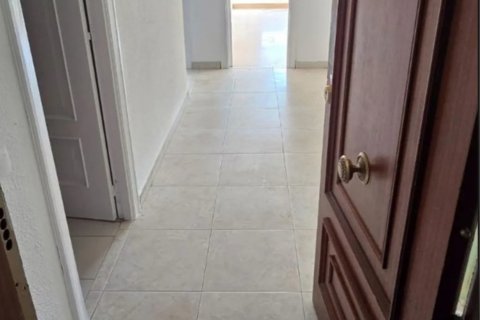 Apartament w Logrono, La Rioja, Hiszpania 4 sypialnie, 150 mkw. nr 187602 – zdjęcie 17
