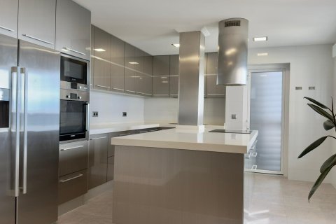 Penthouse for sale in Villajoyosa, Alicante, Spain 4 bedrooms, 255 sq.m. No. 167277 - photo 18