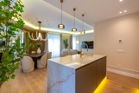 Apartment for sale in Madrid, Spain 2 bedrooms, 127 sq.m. No. 167278 - photo 11