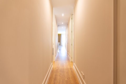 Apartment for sale in Madrid, Spain 2 bedrooms, 127 sq.m. No. 167278 - photo 26