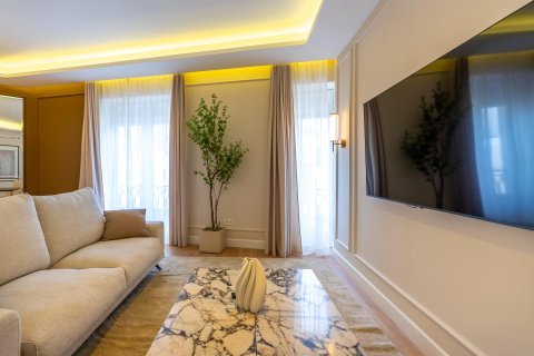 Apartment for sale in Madrid, Spain 2 bedrooms, 127 sq.m. No. 167278 - photo 7