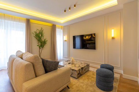 Apartment for sale in Madrid, Spain 2 bedrooms, 127 sq.m. No. 167278 - photo 5