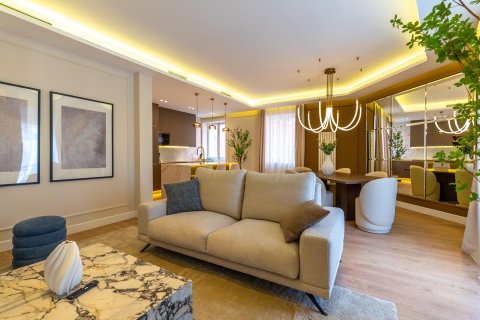 Apartment for sale in Madrid, Spain 2 bedrooms, 127 sq.m. No. 167278 - photo 4