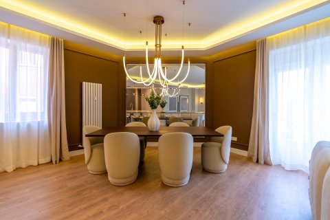 Apartment for sale in Madrid, Spain 2 bedrooms, 127 sq.m. No. 167278 - photo 18