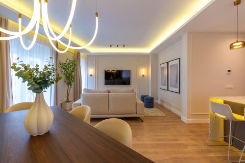 Apartment for sale in Madrid, Spain 2 bedrooms, 127 sq.m. No. 167278 - photo 20