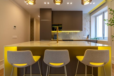Apartment for sale in Madrid, Spain 2 bedrooms, 127 sq.m. No. 167278 - photo 16