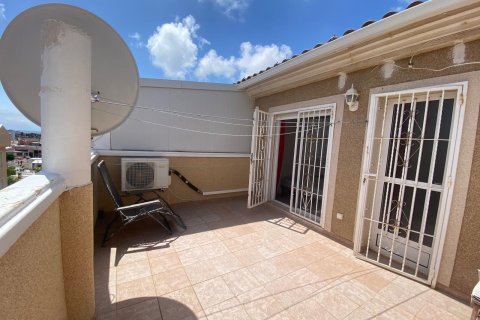House for sale in Torrevieja, Alicante, Spain 3 bedrooms, 92 sq.m. No. 167280 - photo 2