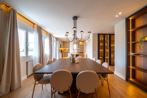 Apartment for sale in Madrid, Spain 3 bedrooms, 158 sq.m. No. 167279 - photo 15
