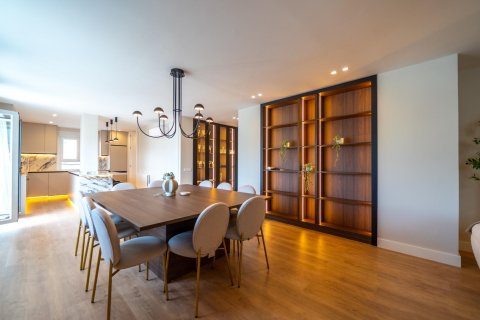 Apartment for sale in Madrid, Spain 3 bedrooms, 158 sq.m. No. 167279 - photo 10