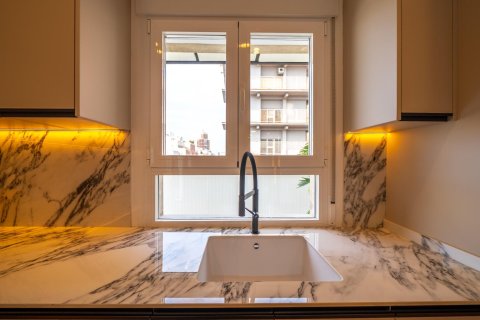 Apartment for sale in Madrid, Spain 3 bedrooms, 158 sq.m. No. 167279 - photo 19