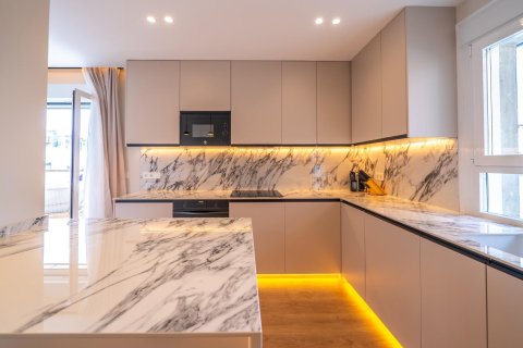 Apartment for sale in Madrid, Spain 3 bedrooms, 158 sq.m. No. 167279 - photo 17