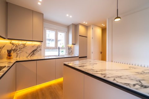 Apartment for sale in Madrid, Spain 3 bedrooms, 158 sq.m. No. 167279 - photo 21