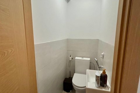 Apartment for sale in Torrevieja, Alicante, Spain 3 bedrooms, 100 sq.m. No. 167283 - photo 14