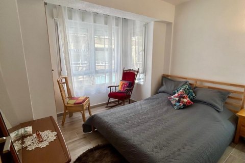 Apartment for sale in Torrevieja, Alicante, Spain 3 bedrooms, 100 sq.m. No. 167283 - photo 19