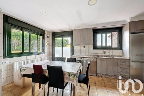 Продажа дома в Понтеведра, Испания 4 спальни, 331м2 №153261 - фото 5