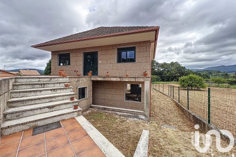 Дом в Понтеведра, Испания 4 спальни, 331м2 №153261