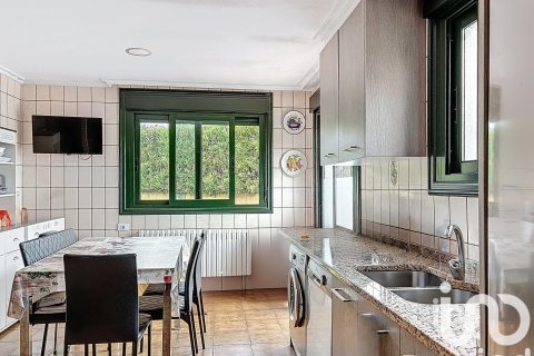 Продажа дома в Понтеведра, Испания 4 спальни, 331м2 №153261 - фото 3