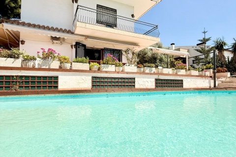 Talo myytävänä Calafell, Tarragona, Espanja, 7 makuuhuonetta, 175 m2 No. 153263 - kuva 2