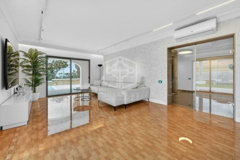 Villa in vendita a Adeje, Tenerife, Spagna 4 camere da letto, 463 mq. N° 167679 - foto 10