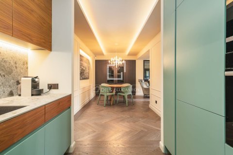 Wohnung zum Verkauf in Barcelona, Spanien 3 Schlafzimmer, 218 m2 Nr. 192590 - Foto 8