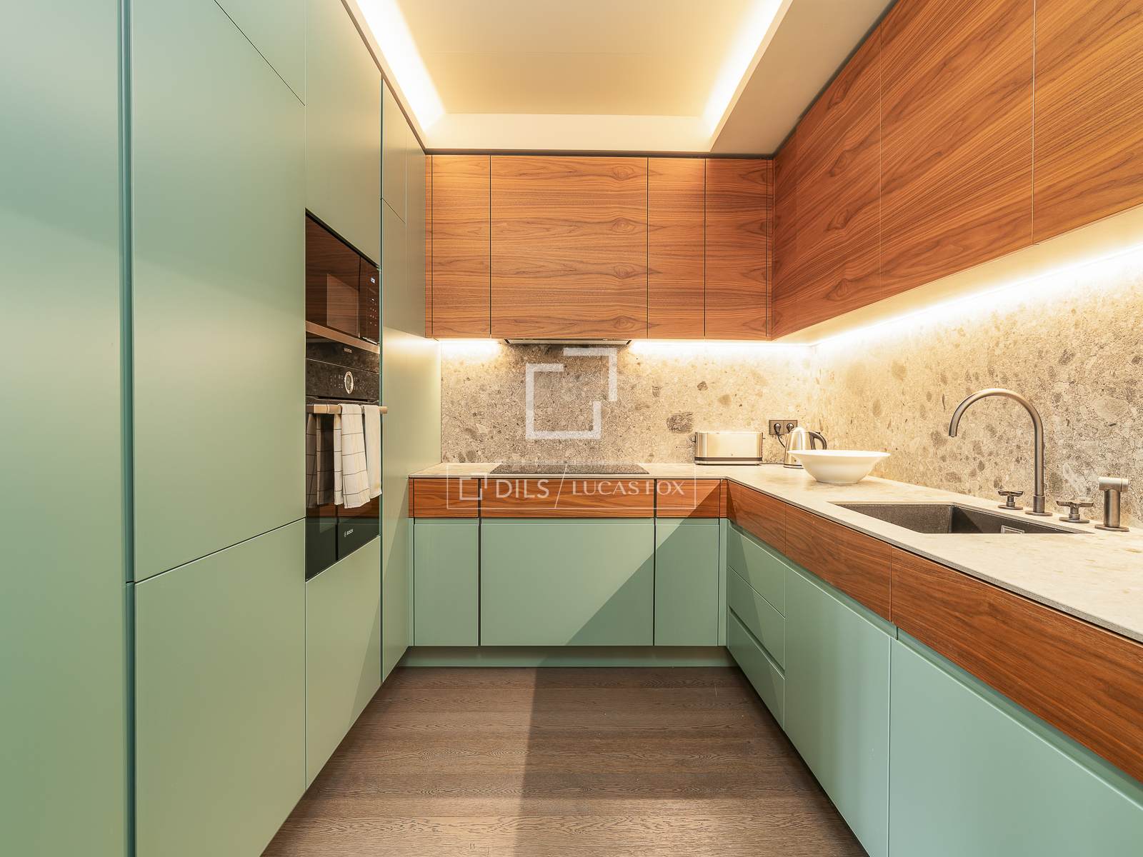 Huoneisto Barcelona, Espanja 3 makuuhuonetta, 218 m2 No. 192590