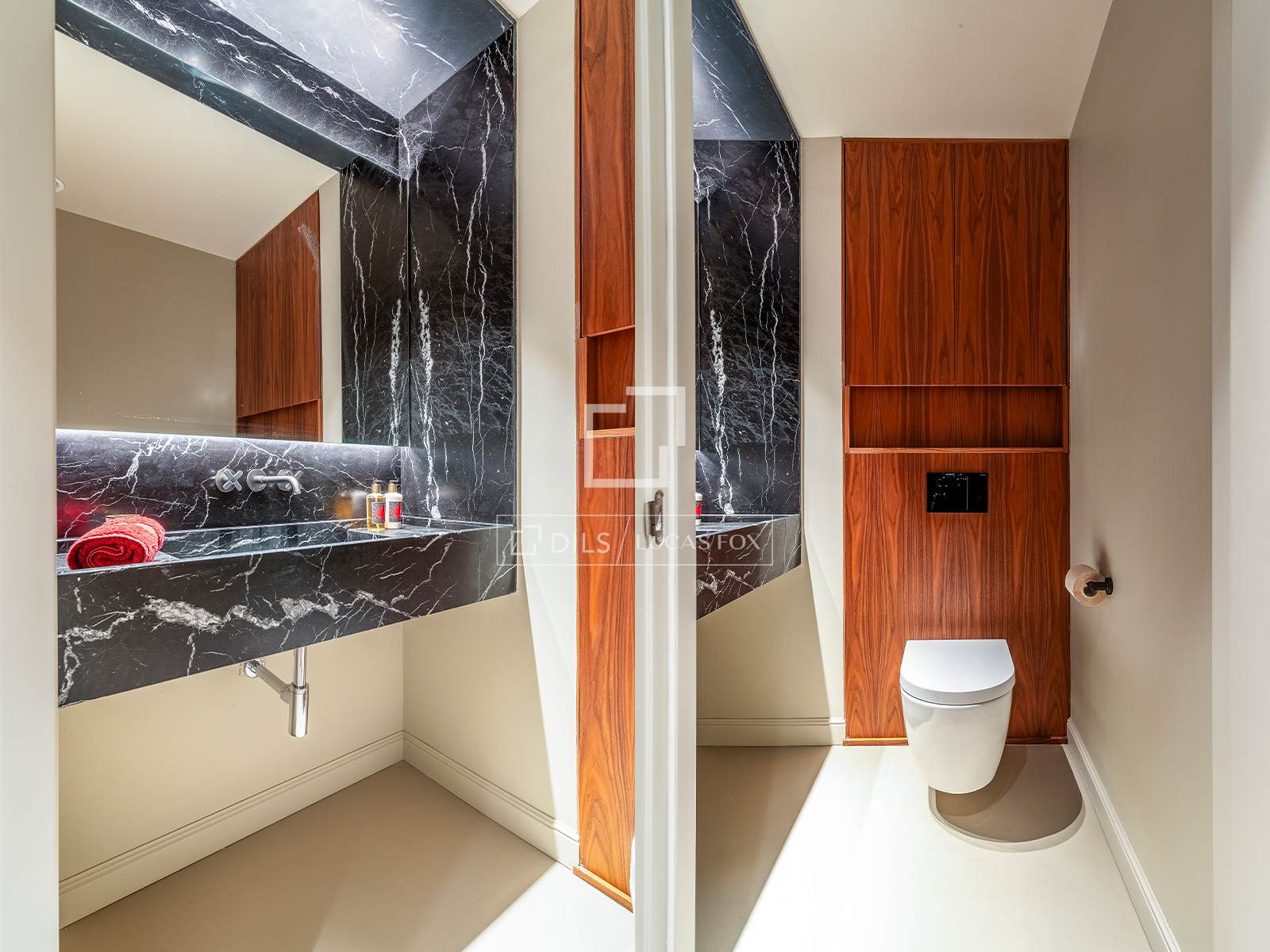 Huoneisto Barcelona, Espanja 3 makuuhuonetta, 218 m2 No. 192590