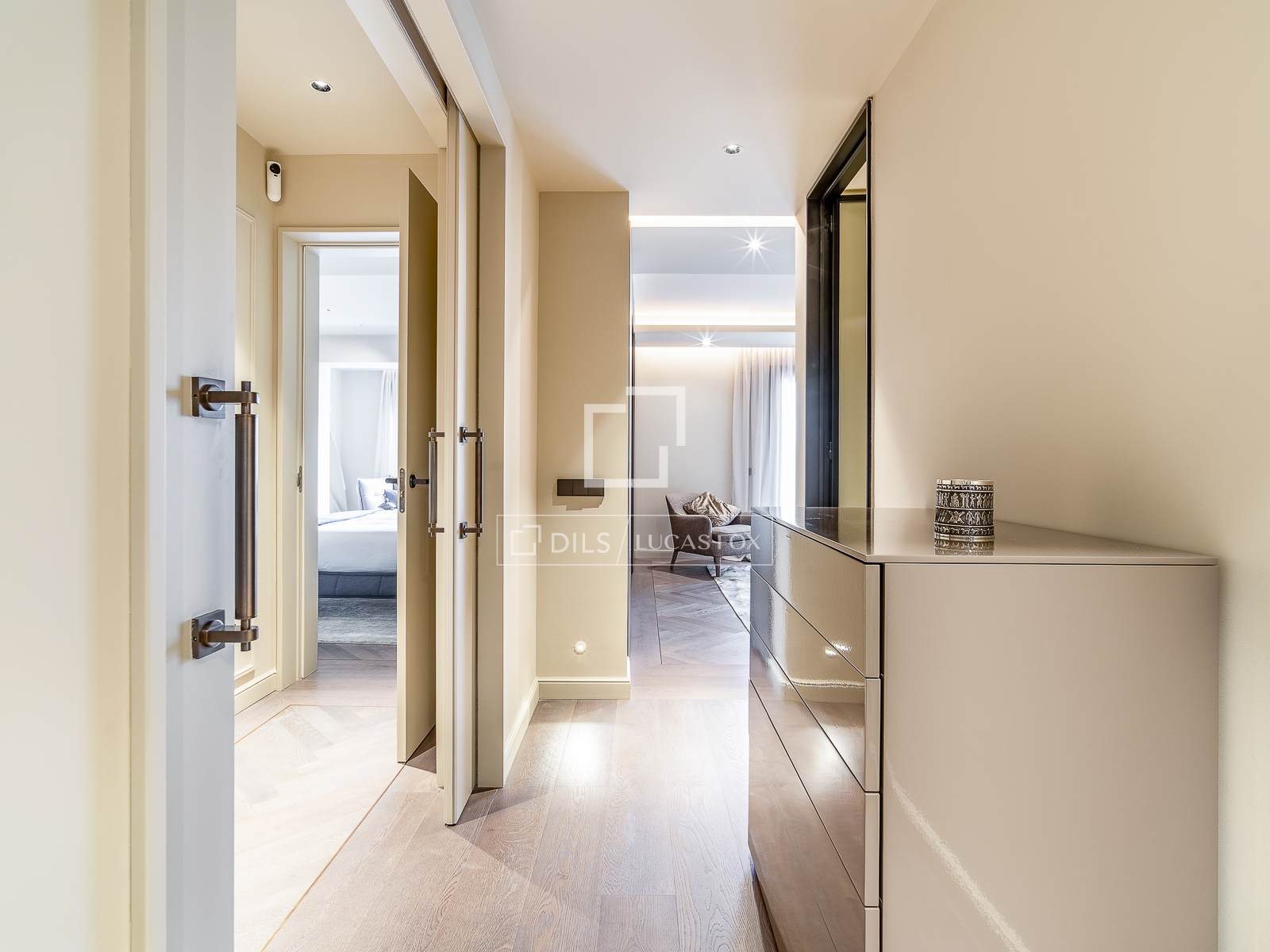 Huoneisto Barcelona, Espanja 3 makuuhuonetta, 218 m2 No. 192590