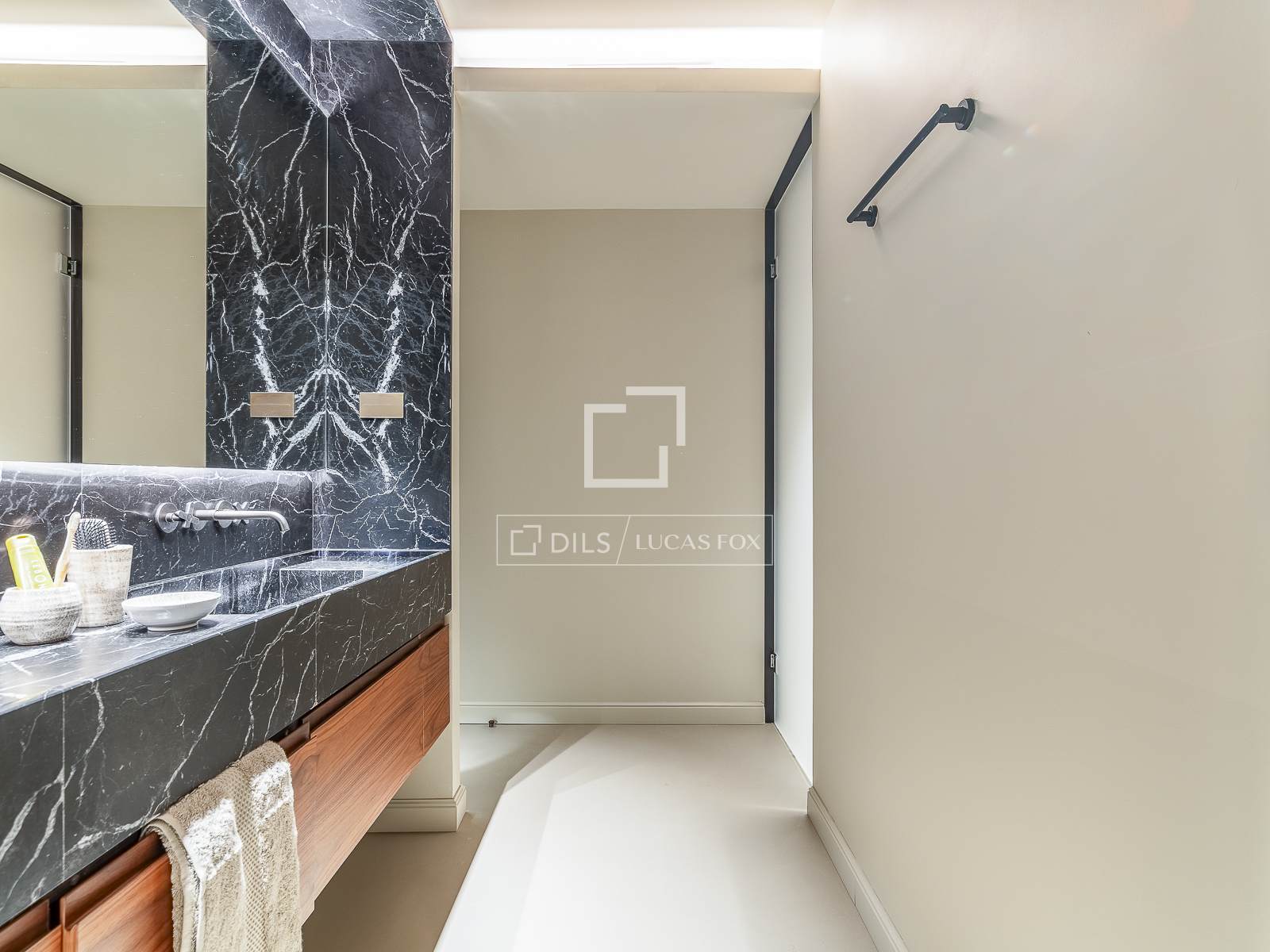 Huoneisto Barcelona, Espanja 3 makuuhuonetta, 218 m2 No. 192590