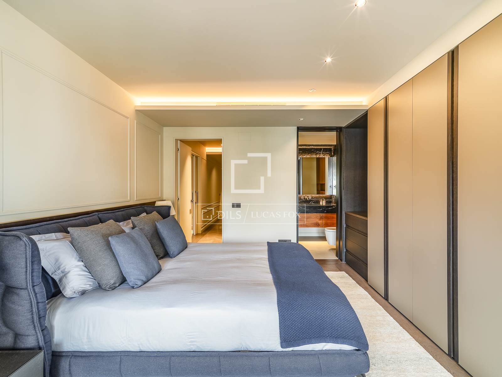 Huoneisto Barcelona, Espanja 3 makuuhuonetta, 218 m2 No. 192590