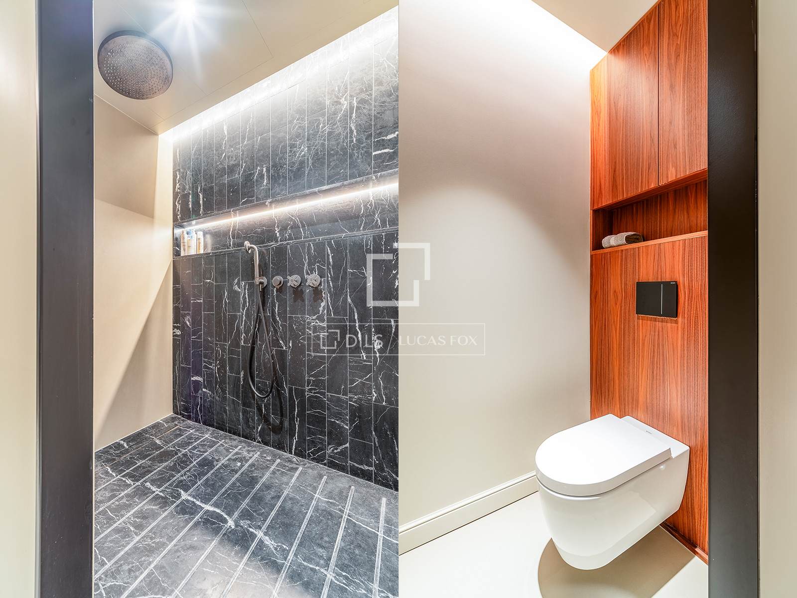 Huoneisto Barcelona, Espanja 3 makuuhuonetta, 218 m2 No. 192590
