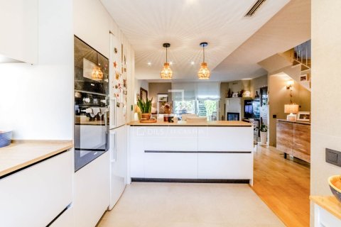 Villa zum Verkauf in Sitges, Barcelona, Spanien 5 Schlafzimmer, 187 m2 Nr. 192593 - Foto 4