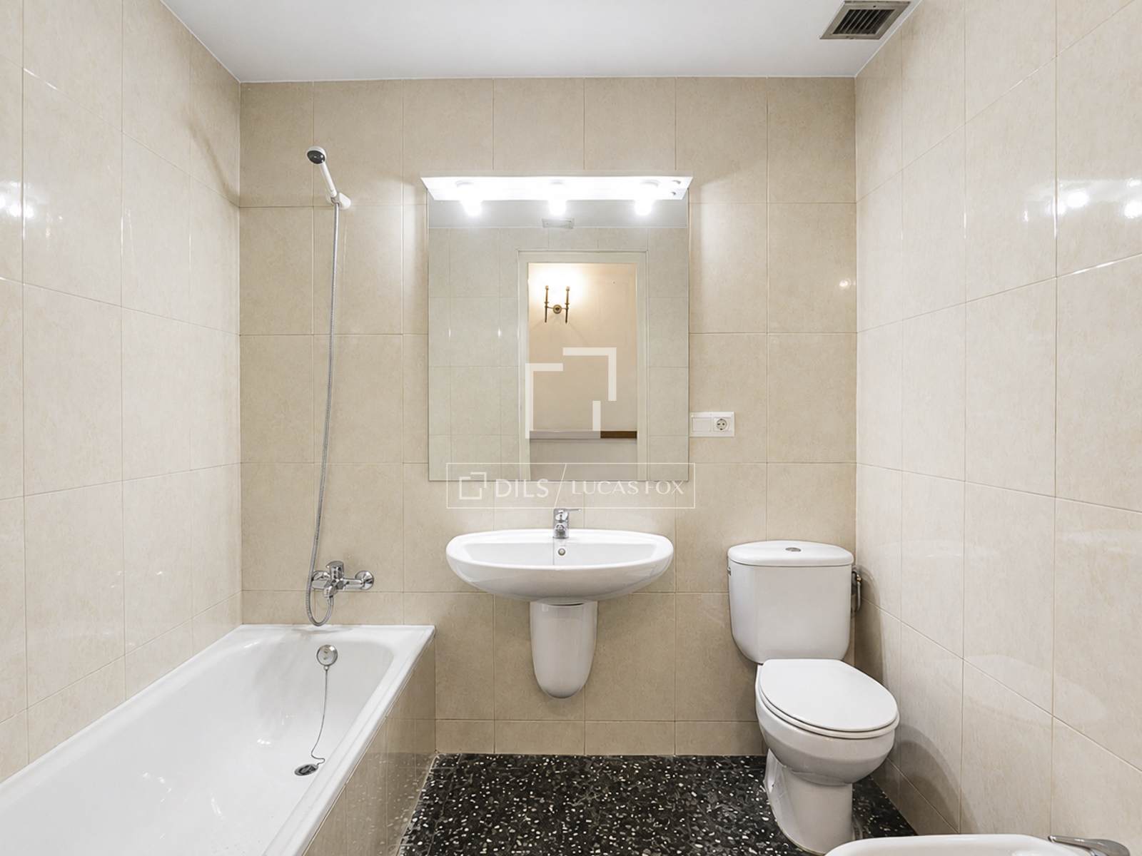 Apartament w Barcelona, Hiszpania 3 sypialnie, 197 mkw. nr 192591