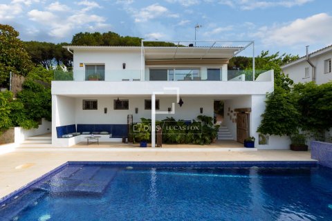 Villa for sale in Vallromanes, Barcelona, Spain 3 bedrooms, 224 sq.m. No. 192588 - photo 2