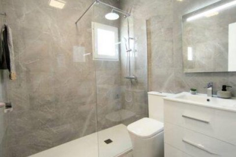 Villa for sale Urbanizacion Las Filipinas, Alicante, Spain 4 bedrooms, 171 sq.m. No. 113500 - photo 8